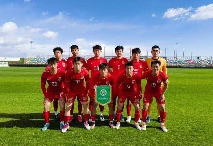 专家推荐【鸿波体育】足球16中13 奉上下午澳女联赛事： 悉尼女足 VS 坎培拉连女足【Sam哥讲波】足球10中9 带来深夜西甲精选：赫罗纳 VS 马德里竞技【秋成林】足球20中13 带来深夜法超杯精选：巴黎圣日耳曼 VS 图卢兹今日热点赛事今晚西甲赛场重燃战火，积分榜前三球队皇马、赫罗纳和马竞将悉数登场，其中赫罗纳与马竞将会展开一场强强对话，同时法超杯决赛将会上演，大巴黎全力出击欲争得新年首冠，届时7M各路专家将为您带来权威解析，敬请关注。